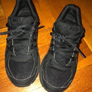 AVAILABLE- Women Asics size 7 Sneakers